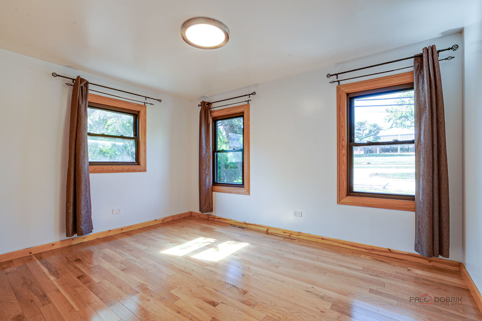 1245 N Midlothian Road, Mundelein, IL 60060