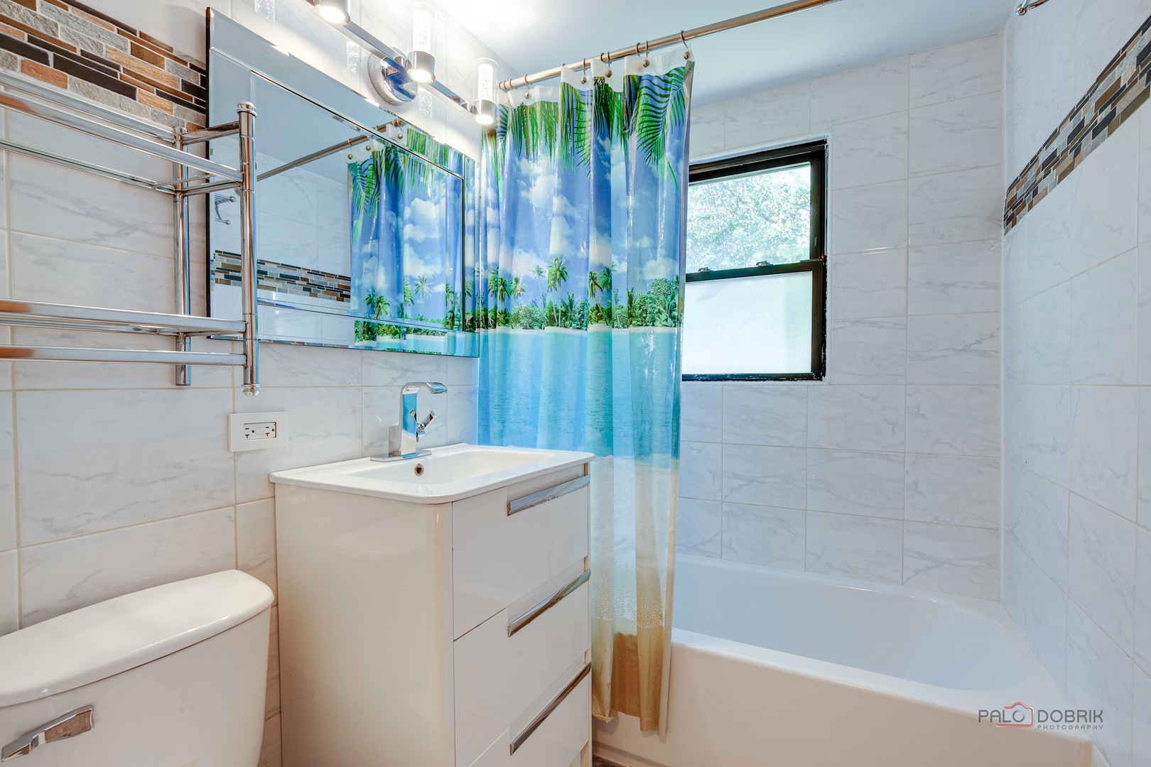 1245 N Midlothian Road, Mundelein, IL 60060