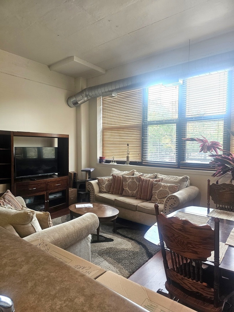 2323 W Pershing Road #140, Chicago, IL 60609