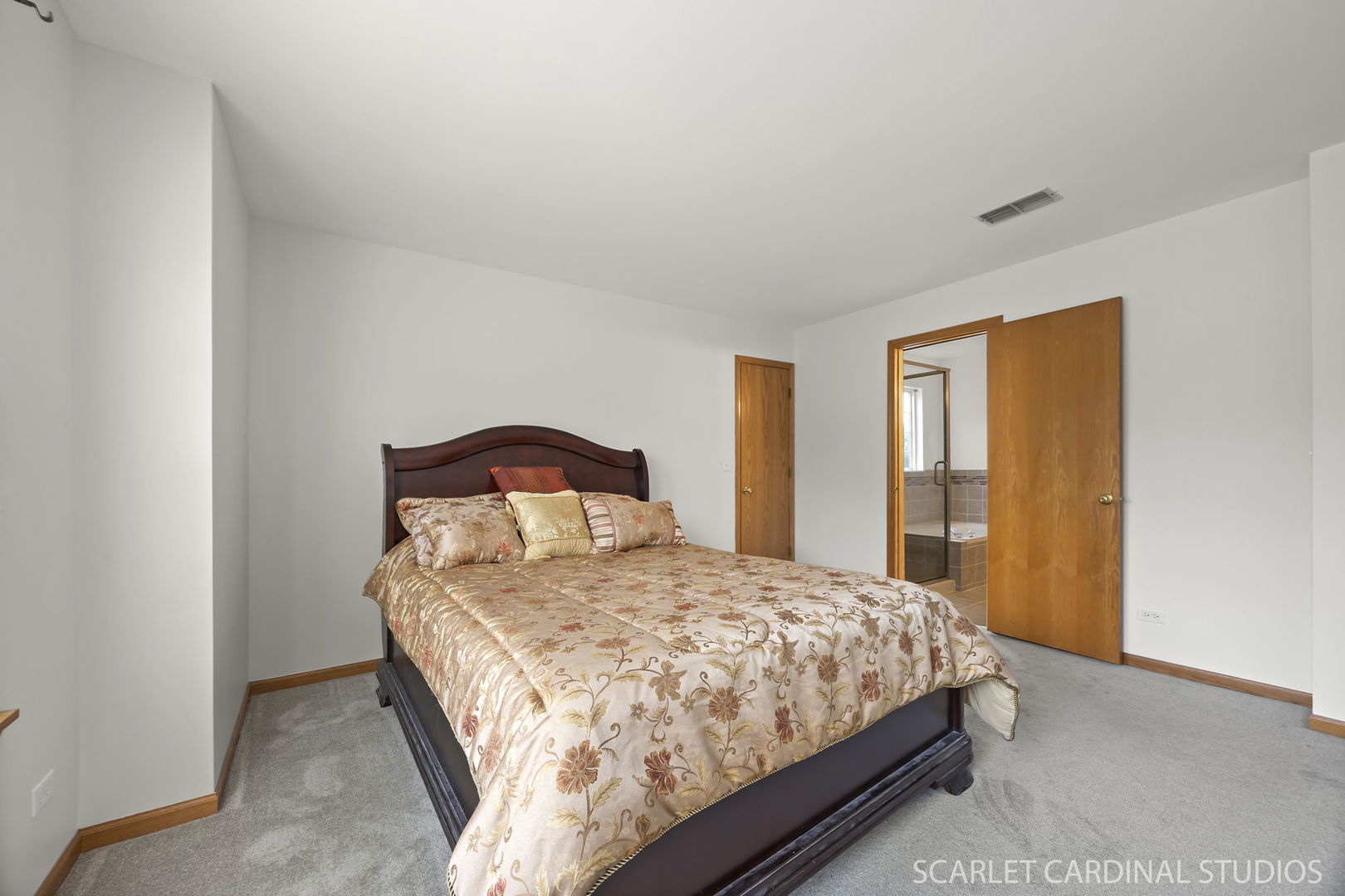 2235 Cheshire Drive, Aurora, IL 60502