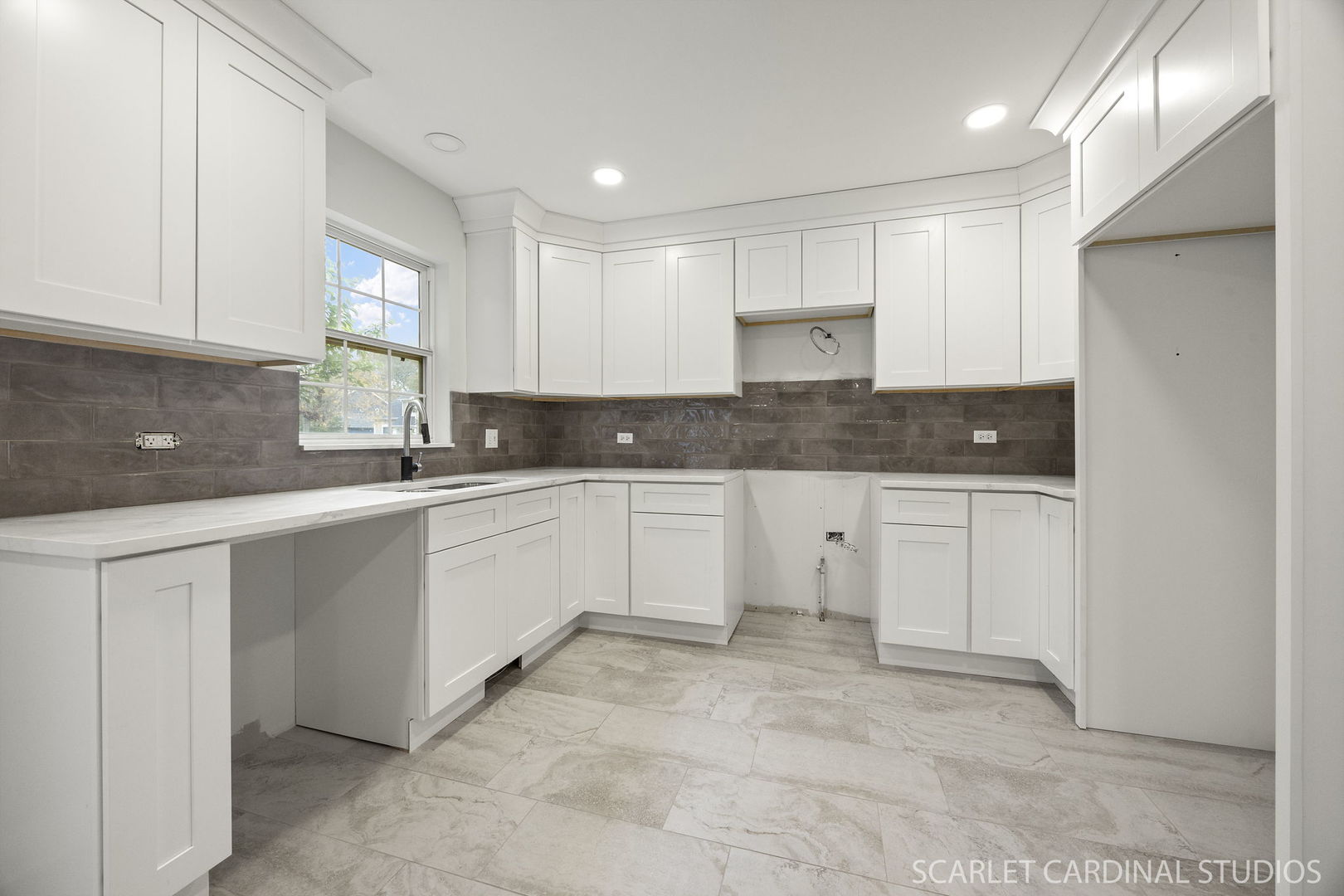 2235 Cheshire Drive, Aurora, IL 60502