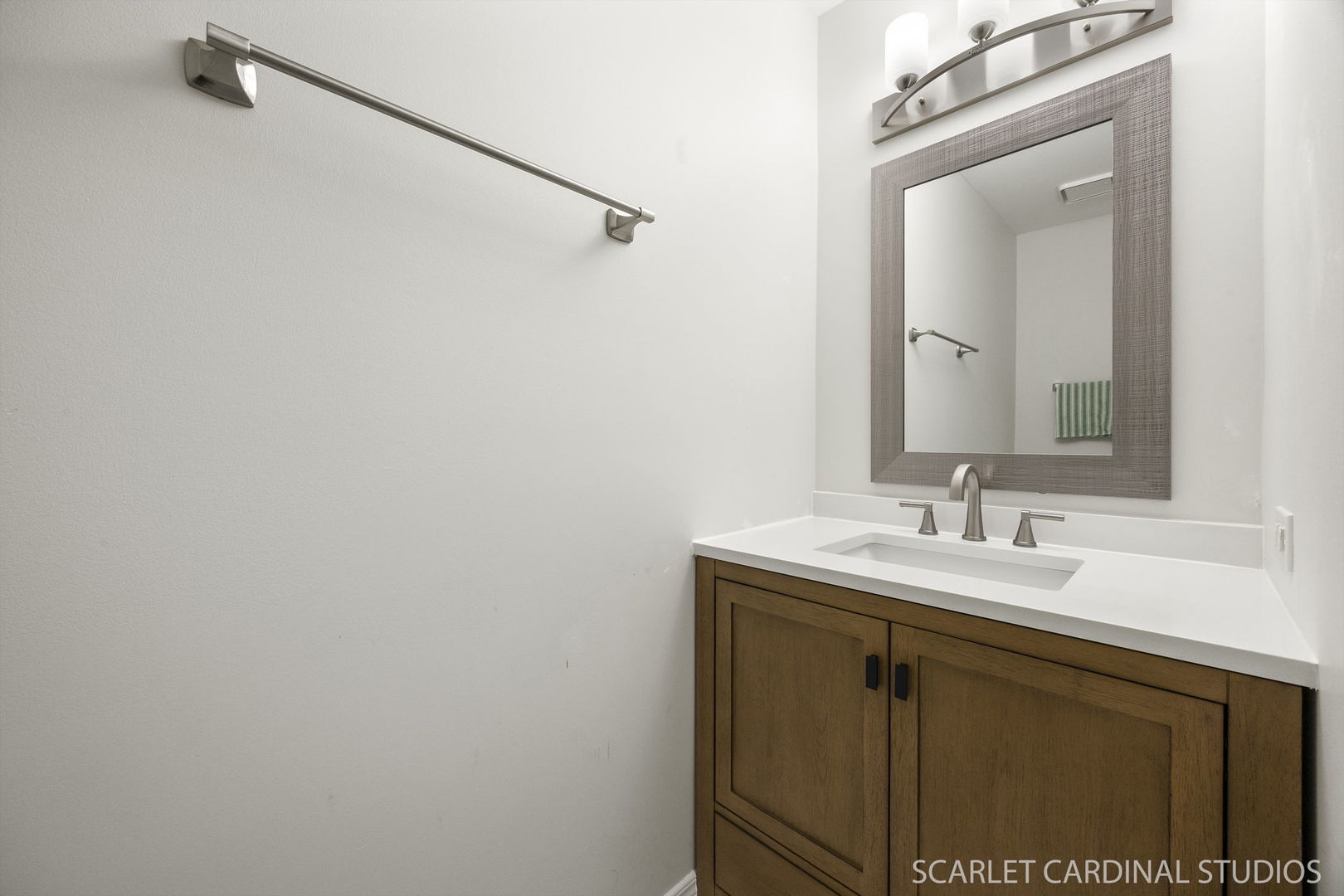 2235 Cheshire Drive, Aurora, IL 60502