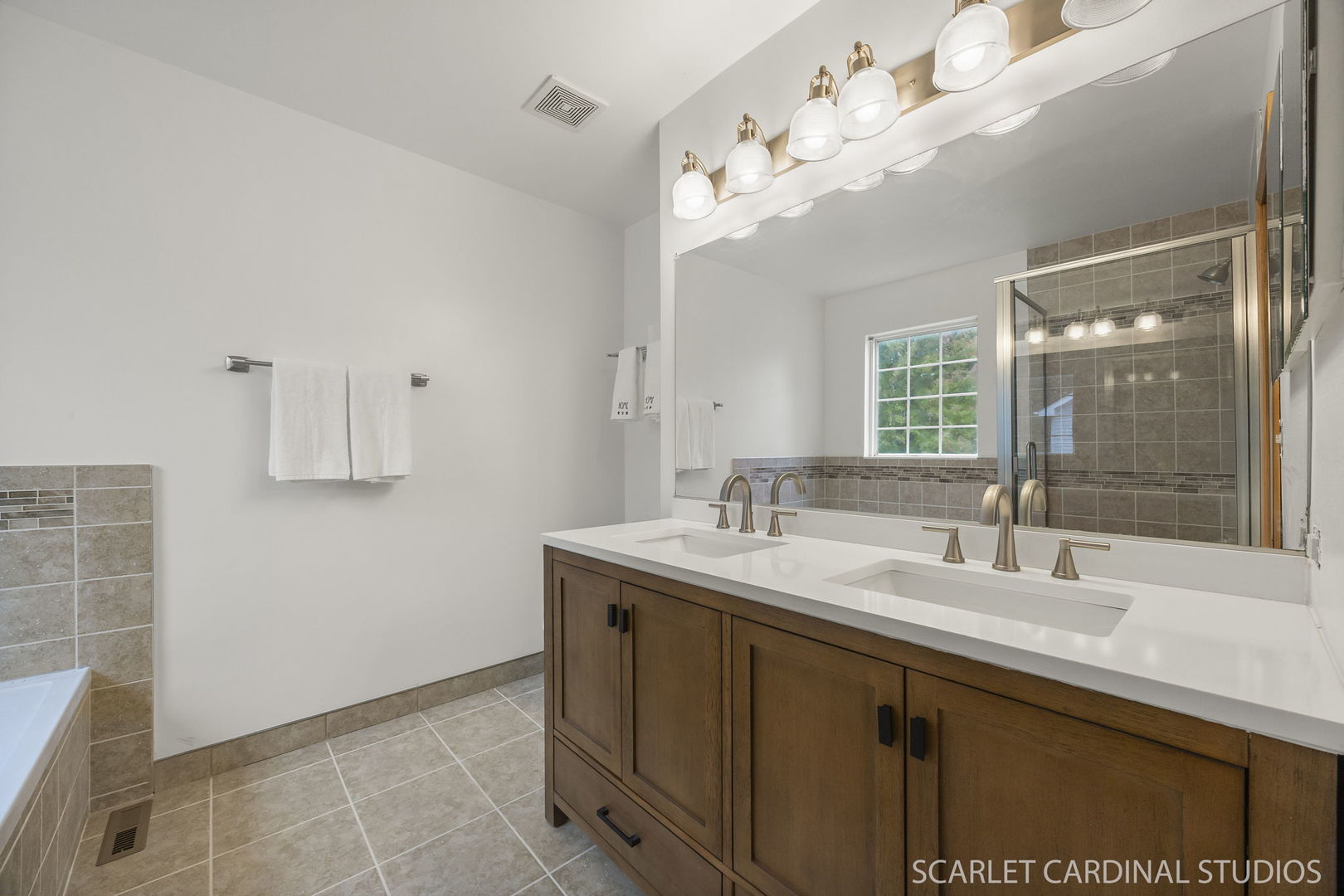 2235 Cheshire Drive, Aurora, IL 60502