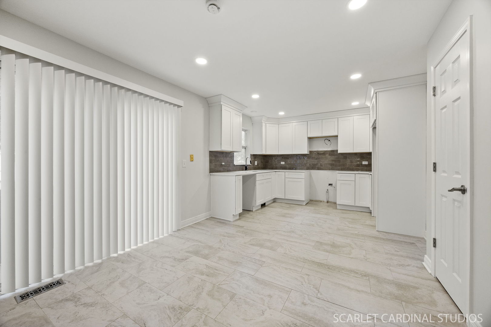 2235 Cheshire Drive, Aurora, IL 60502