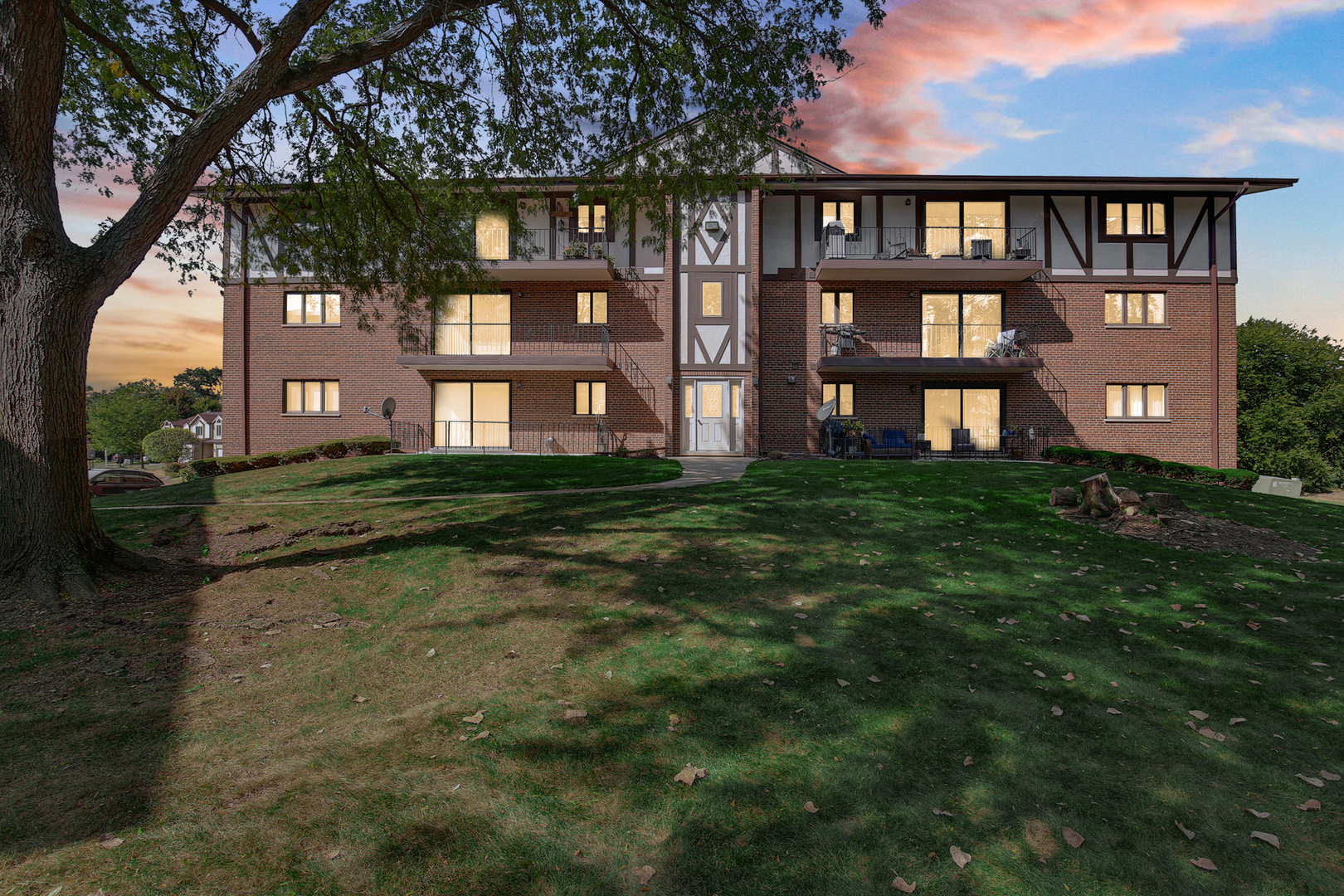 10845 S 84th Avenue #2B, Palos Hills, IL 60465