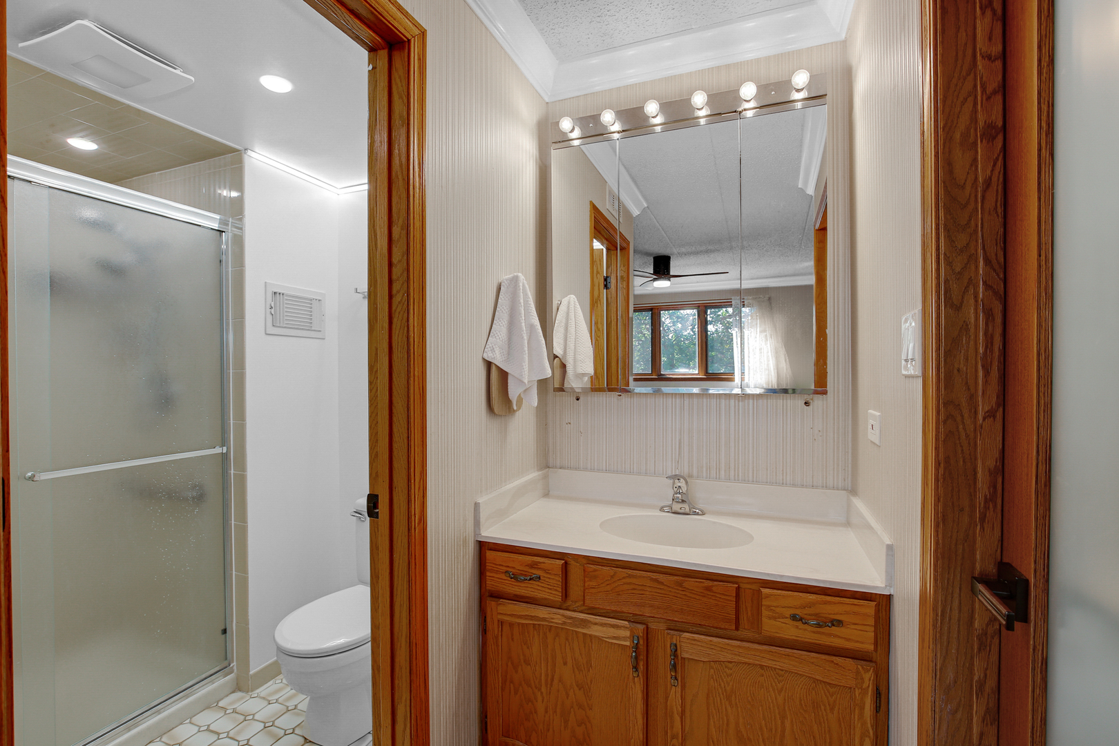 10845 S 84th Avenue #2B, Palos Hills, IL 60465