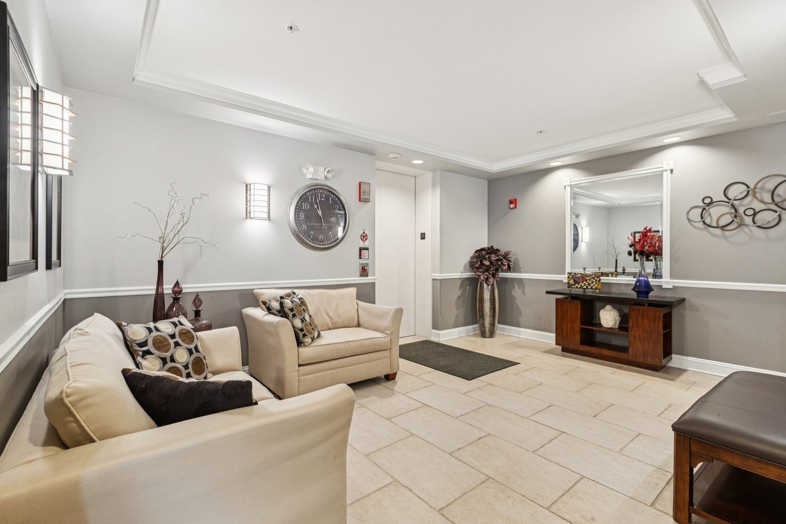 445 Village Green Court #201, Lincolnshire, IL 60069