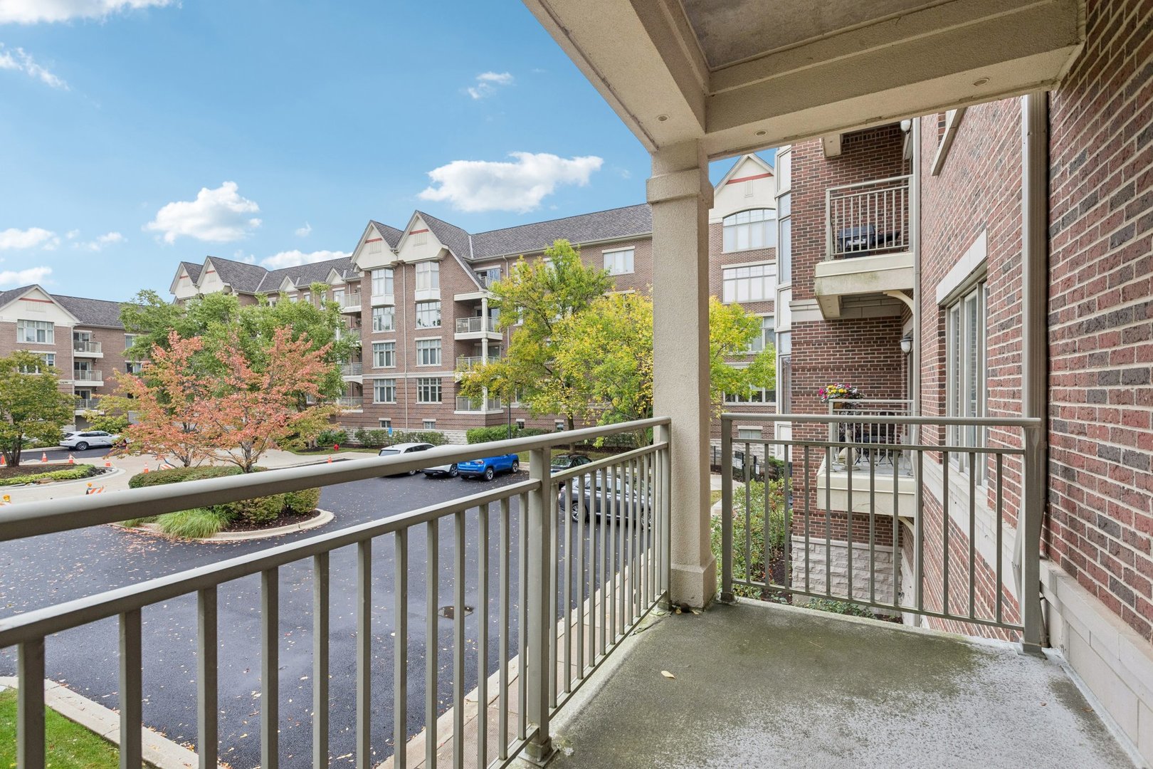 445 Village Green Court #201, Lincolnshire, IL 60069