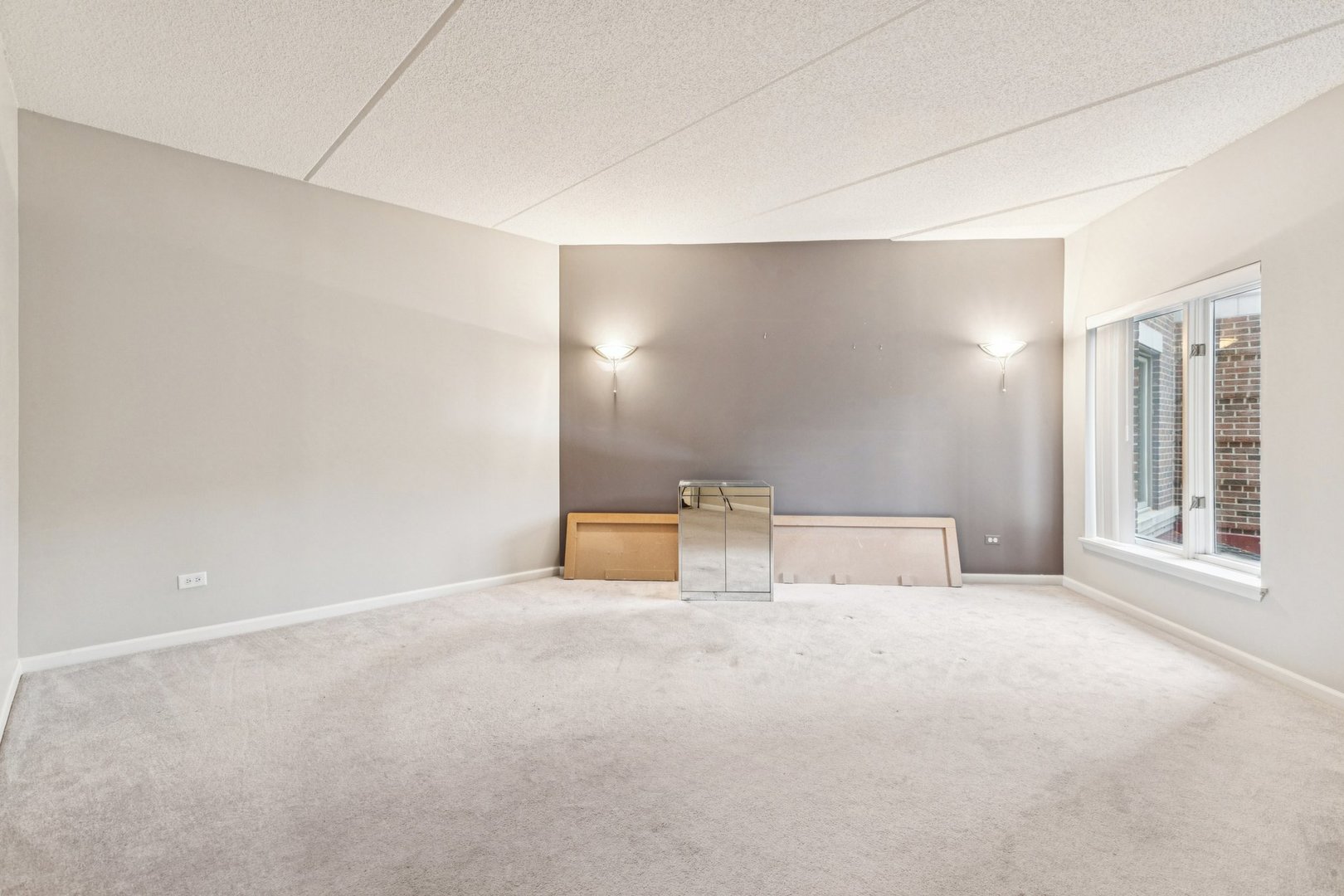 445 Village Green Court #201, Lincolnshire, IL 60069