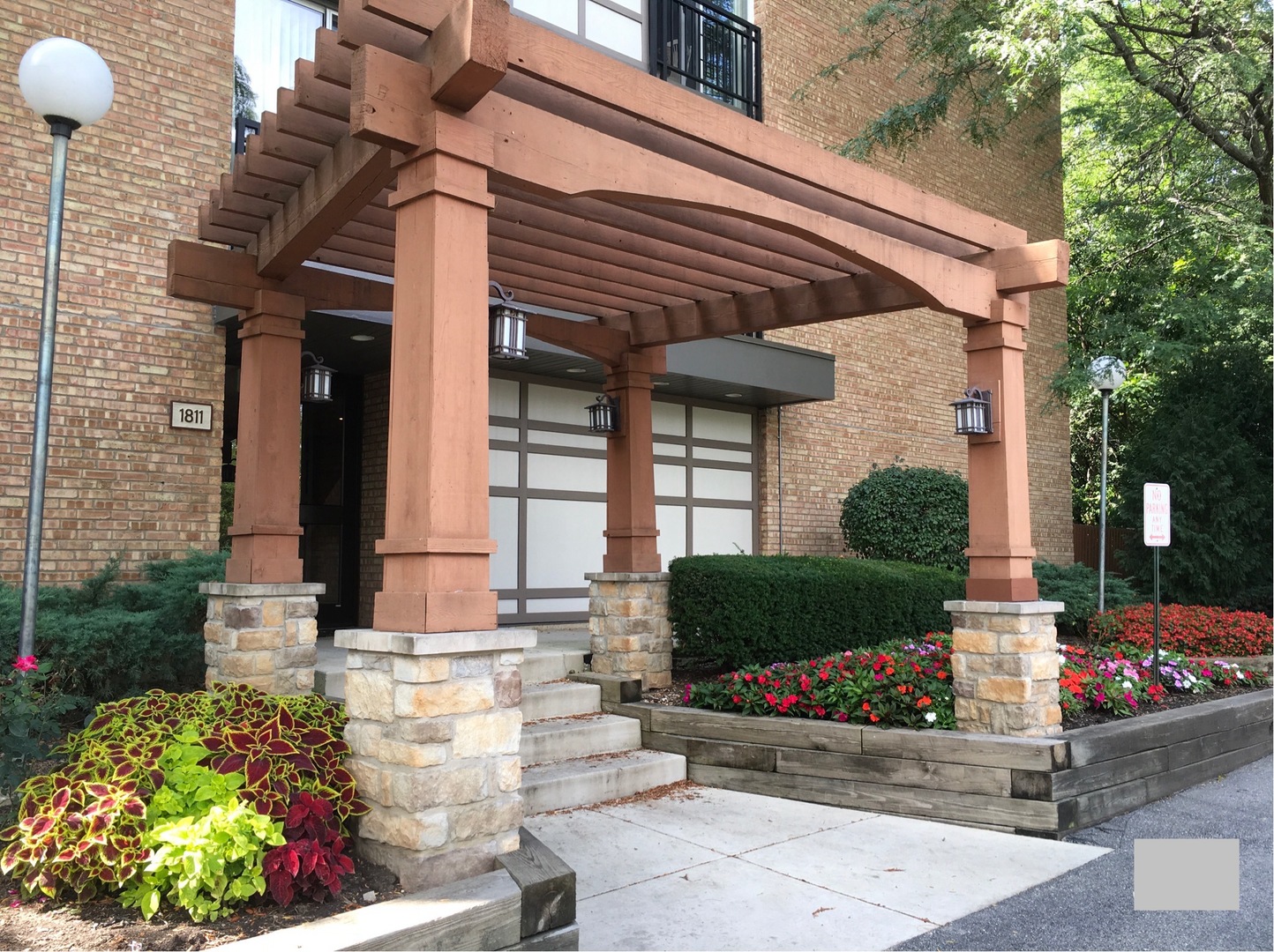 1811 Four Lakes Avenue #2C, Lisle, IL 60532