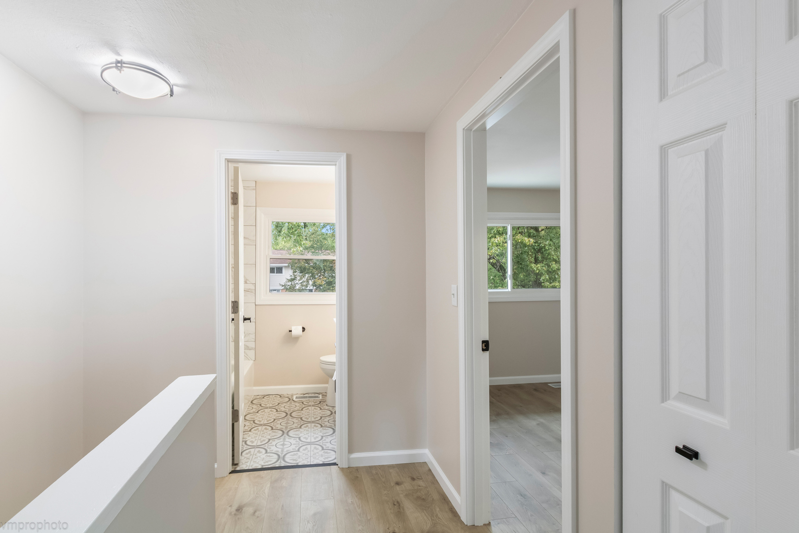 2073 Essex Court, Streamwood, IL 60107