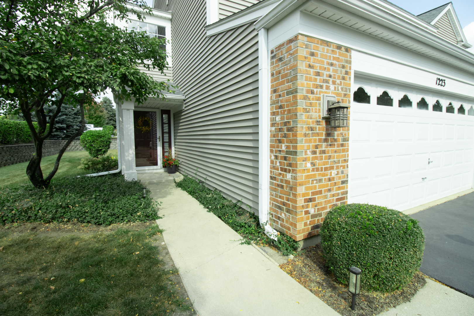 1223 Summersweet Lane, Bartlett, IL 60103