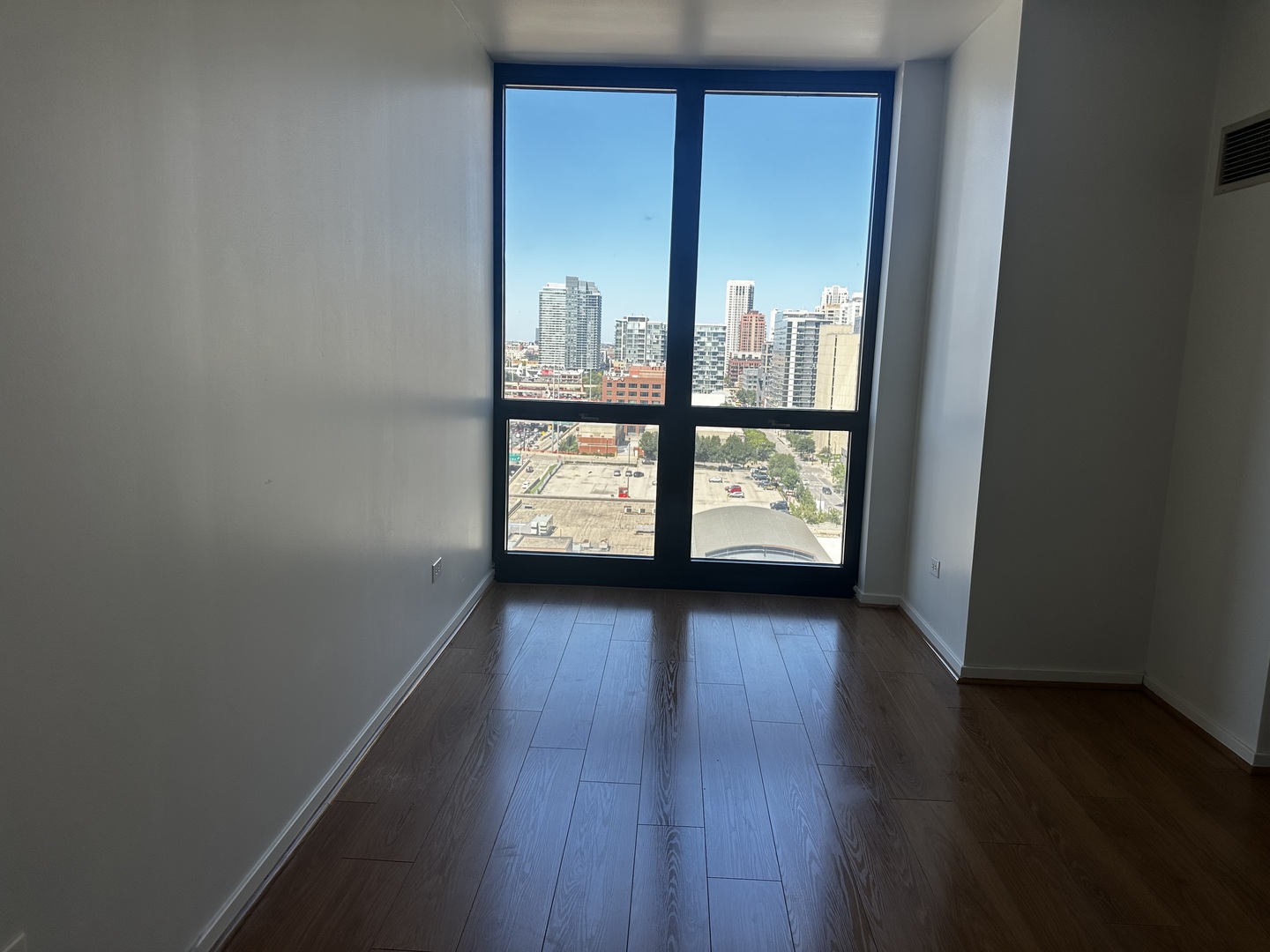 210 S Desplaines Street #1205, Chicago, IL 60661