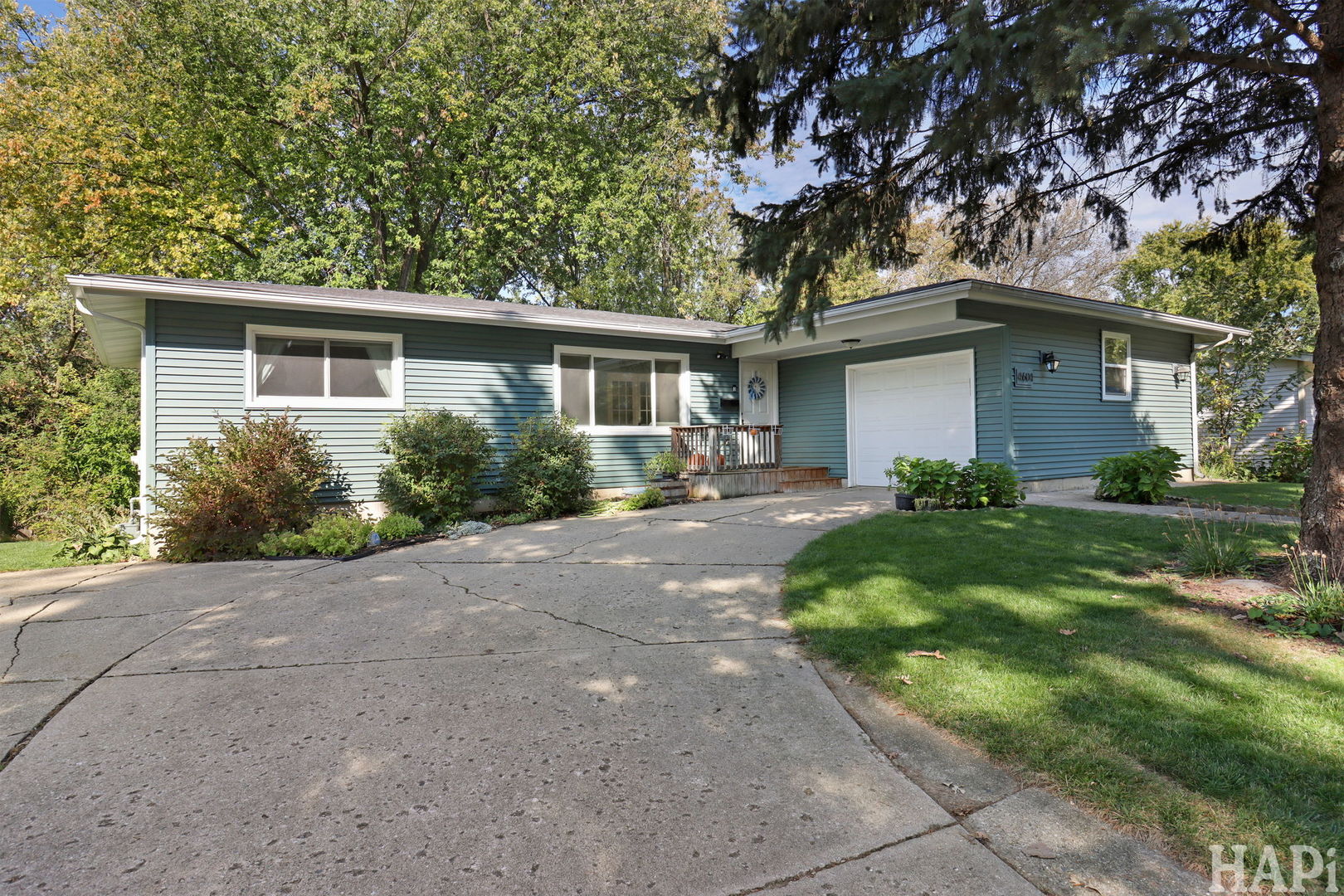 4604 Sussex Drive, McHenry, IL 60050