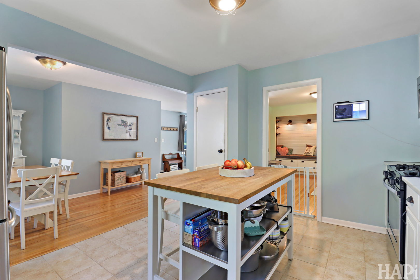 4604 Sussex Drive, McHenry, IL 60050