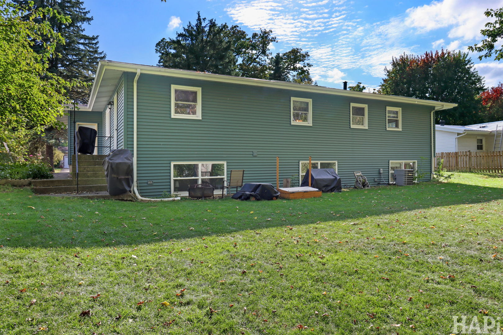 4604 Sussex Drive, McHenry, IL 60050