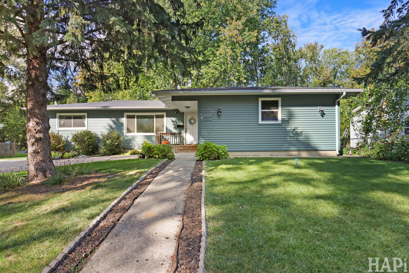 4604 Sussex Drive, McHenry, IL 60050