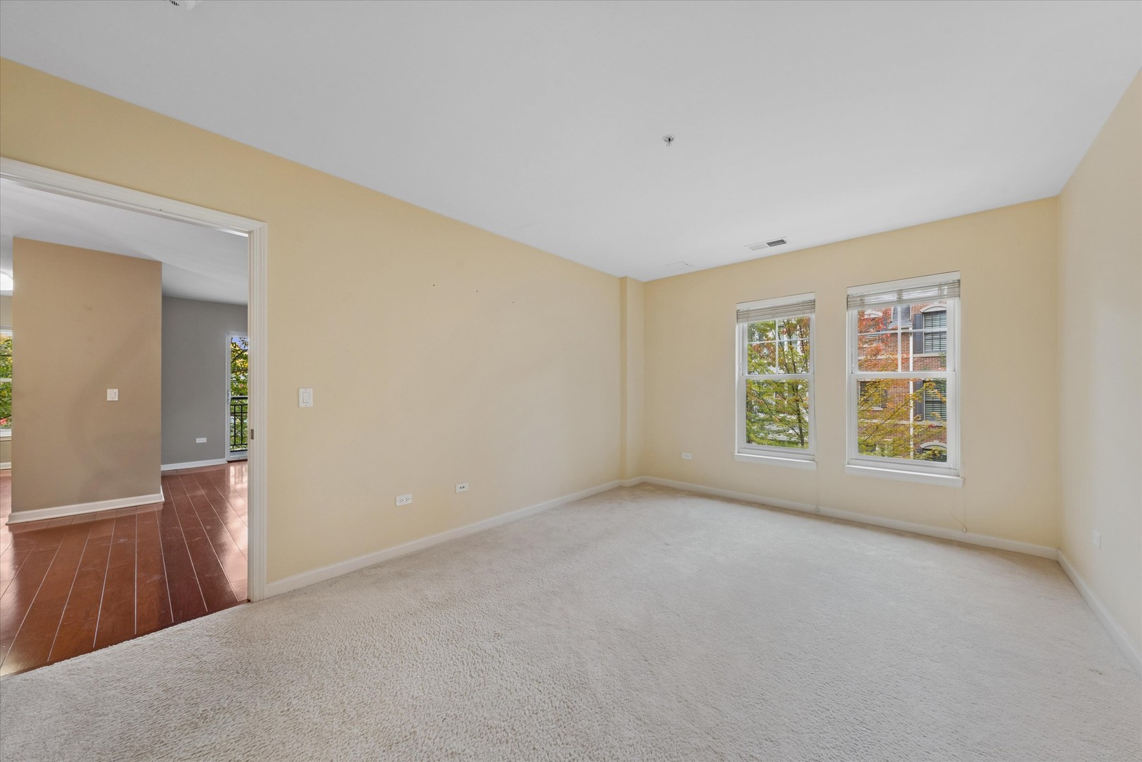 255 E Liberty Drive #309, Wheaton, IL 60187