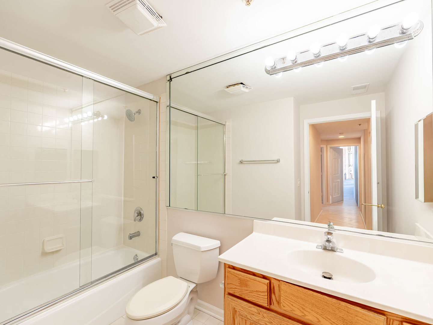 1715 Pavilion Way #205, Park Ridge, IL 60068