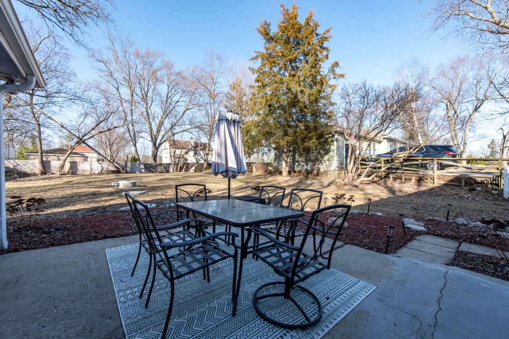 22678 W Silver Lake Avenue, Antioch, IL 60002