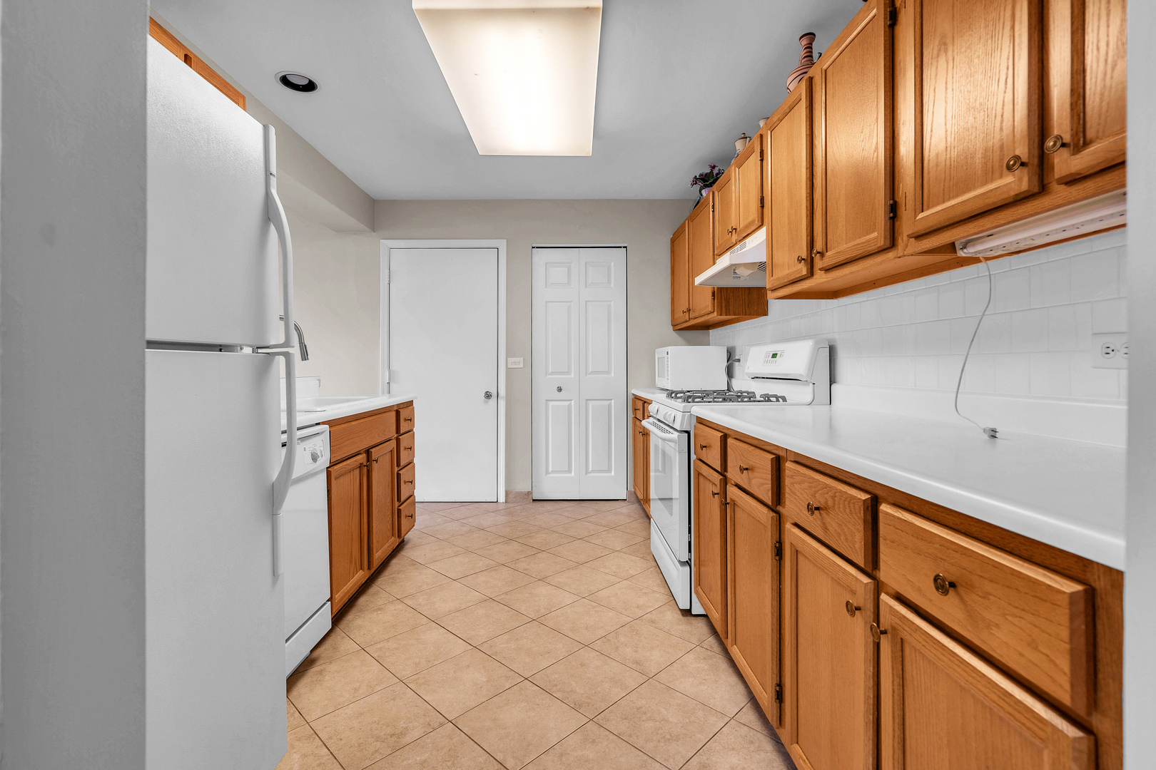 330 Ashford Circle #4, Bartlett, IL 60103