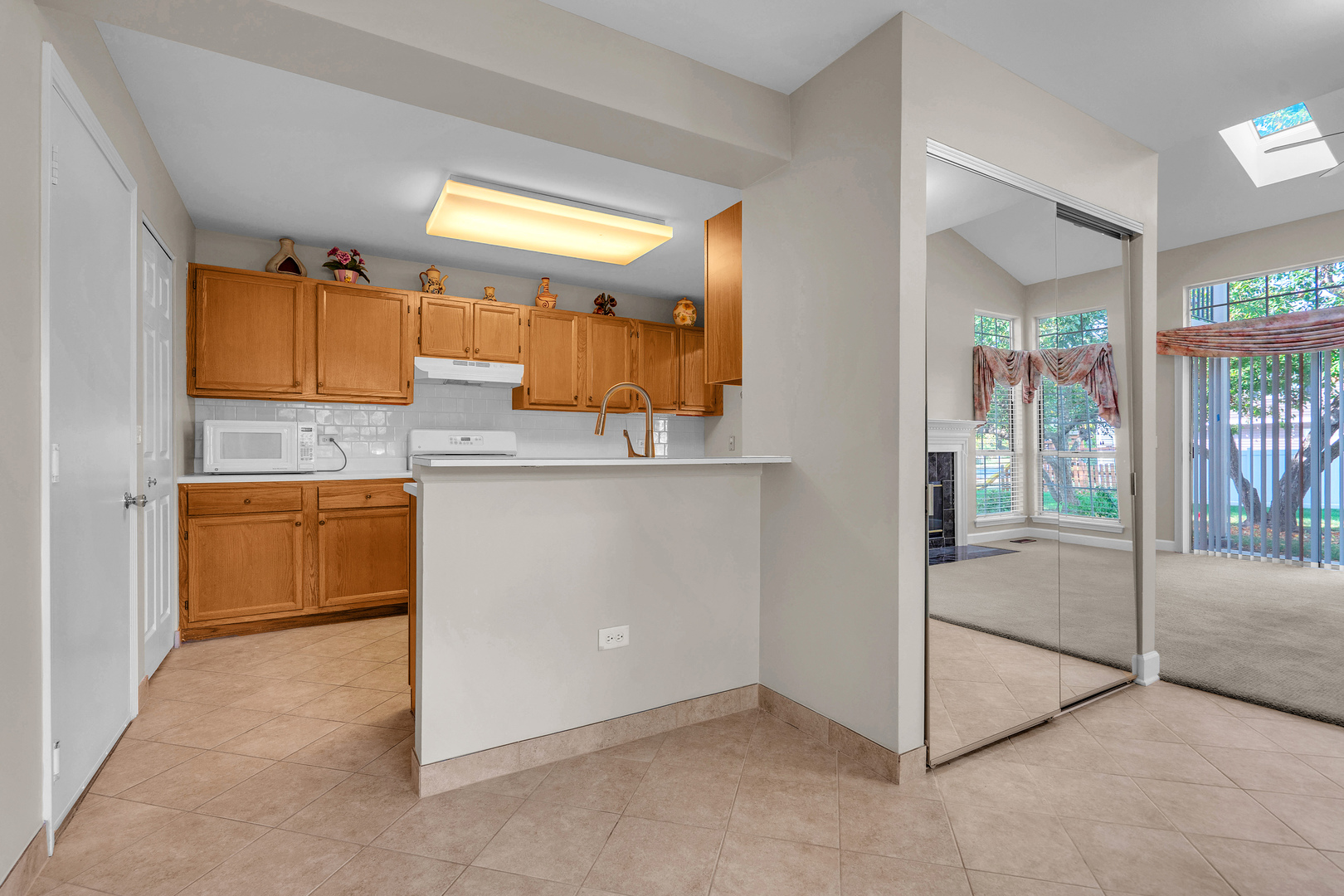 330 Ashford Circle #4, Bartlett, IL 60103