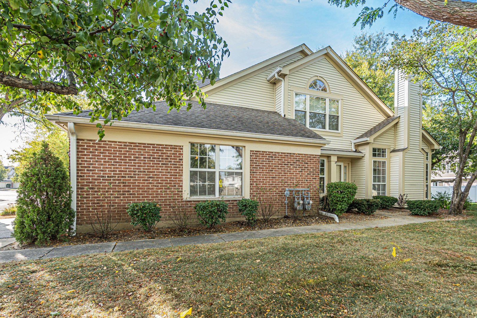 330 Ashford Circle #4, Bartlett, IL 60103
