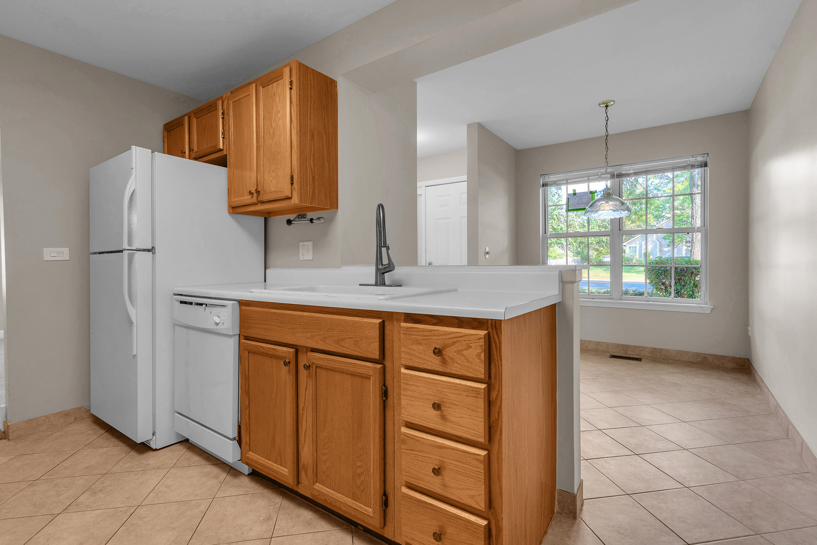 330 Ashford Circle #4, Bartlett, IL 60103