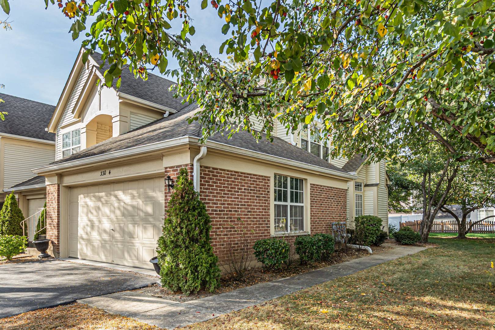 330 Ashford Circle #4, Bartlett, IL 60103