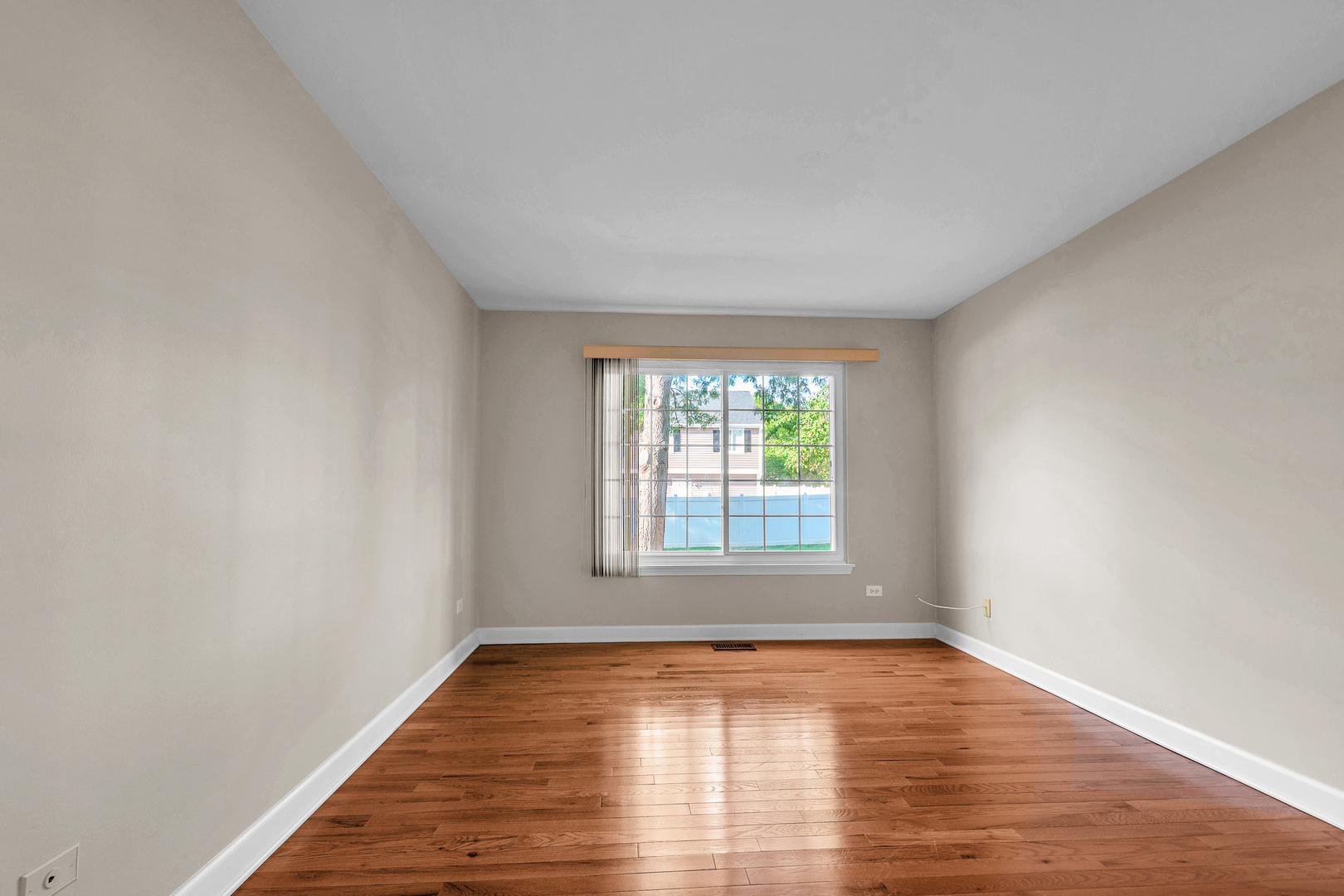 330 Ashford Circle #4, Bartlett, IL 60103