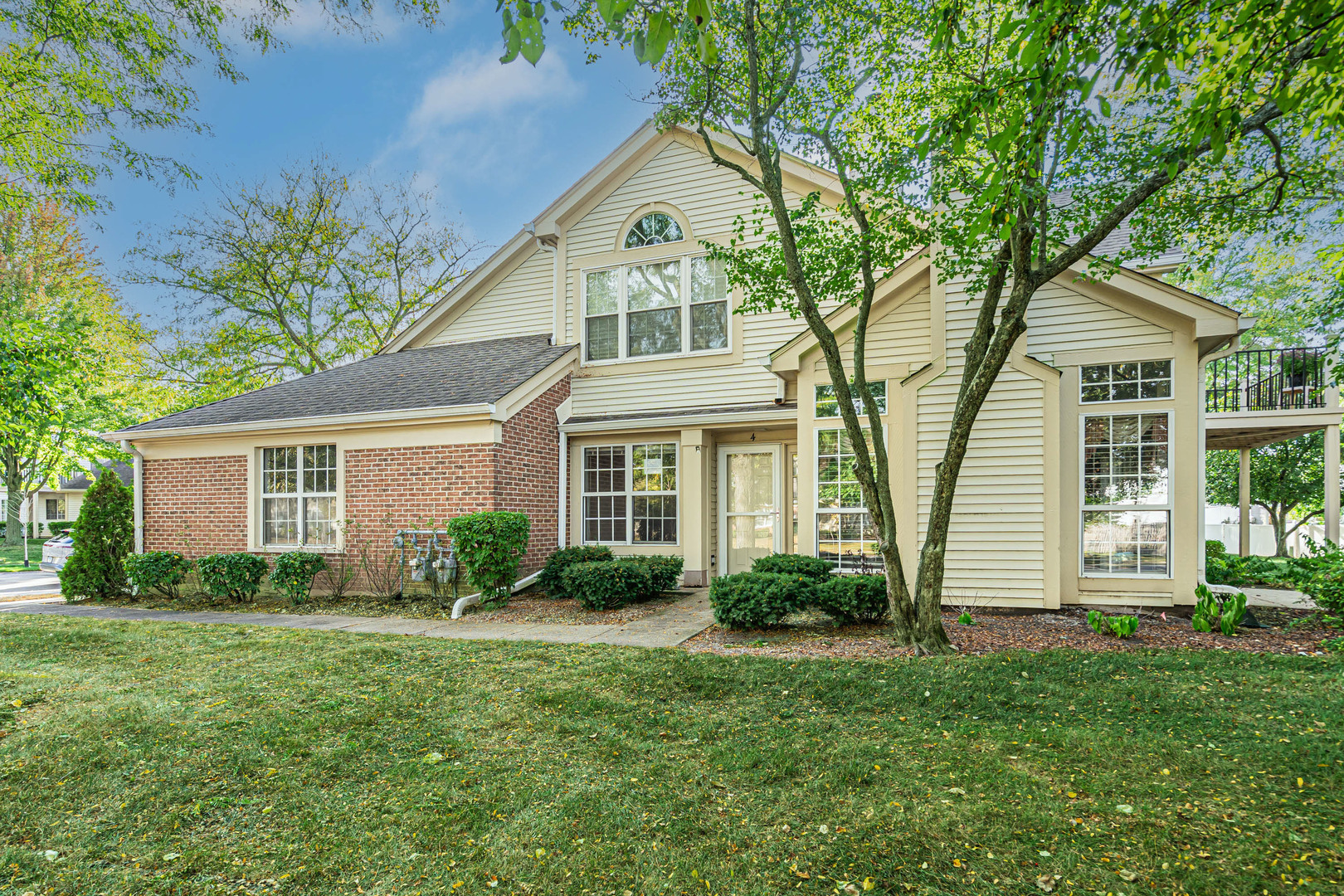330 Ashford Circle #4, Bartlett, IL 60103