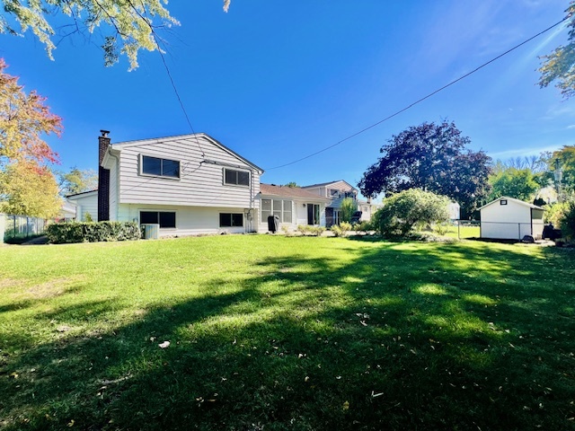 2112 N Kennicott Drive, Arlington Heights, IL 60004