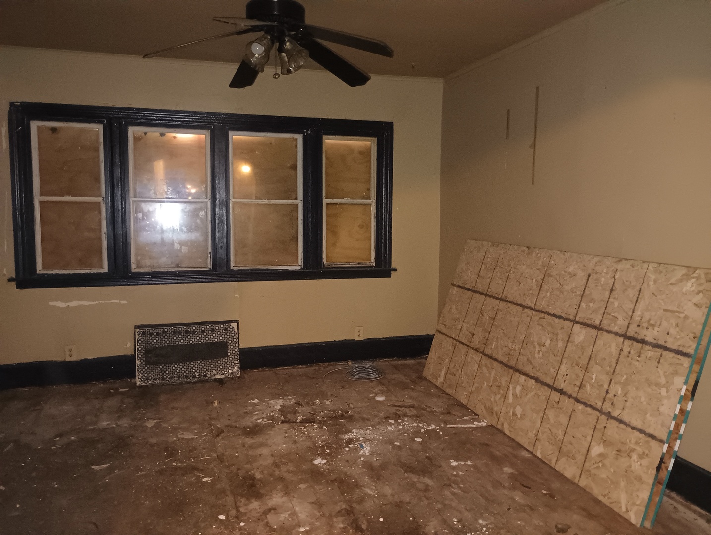 10918 S Wabash Avenue, Chicago, IL 60628