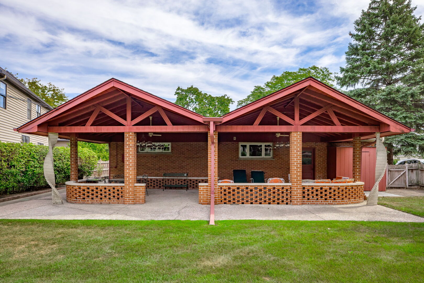 333 E Huntington Lane, Elmhurst, IL 60126