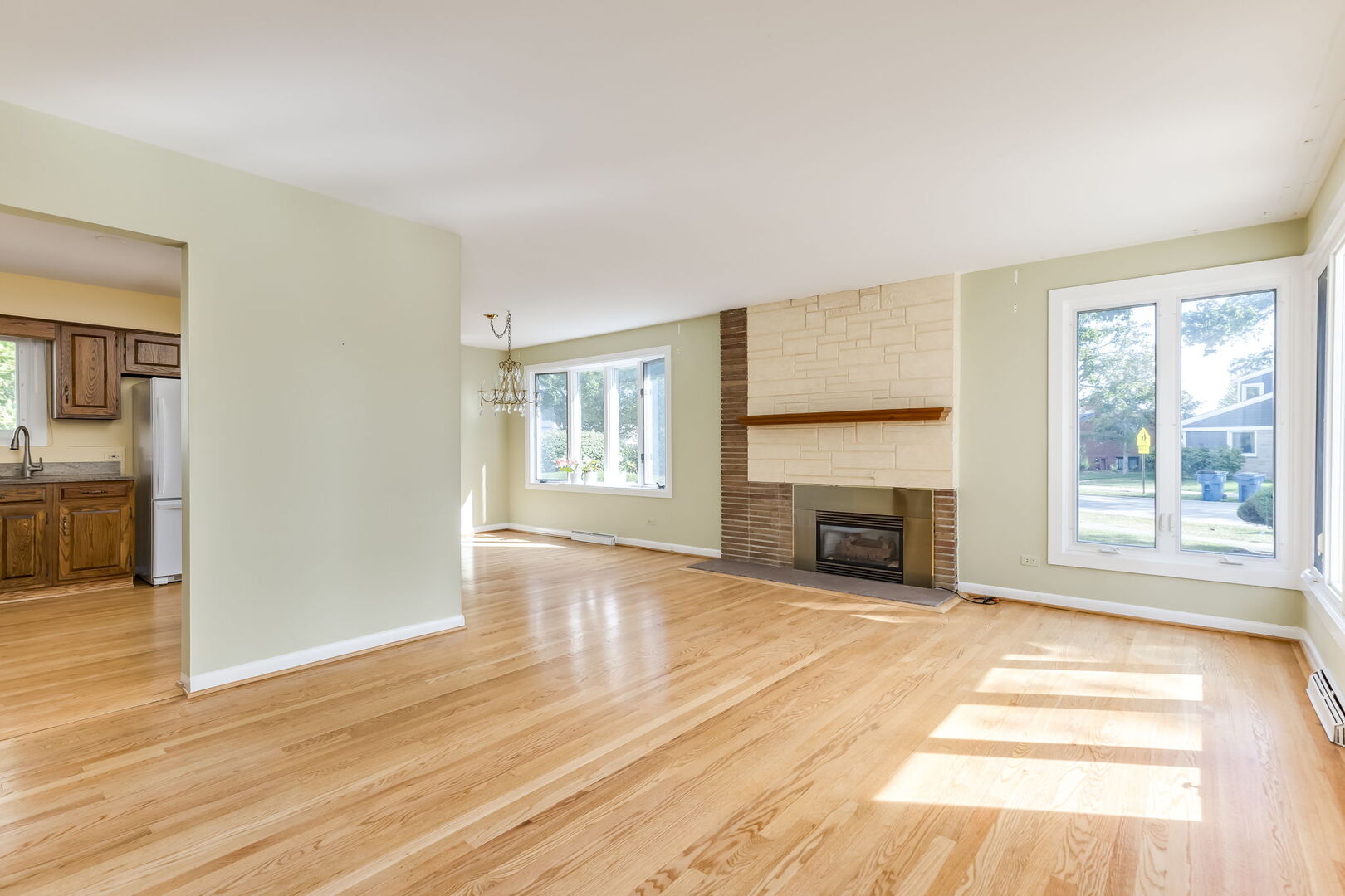 333 E Huntington Lane, Elmhurst, IL 60126