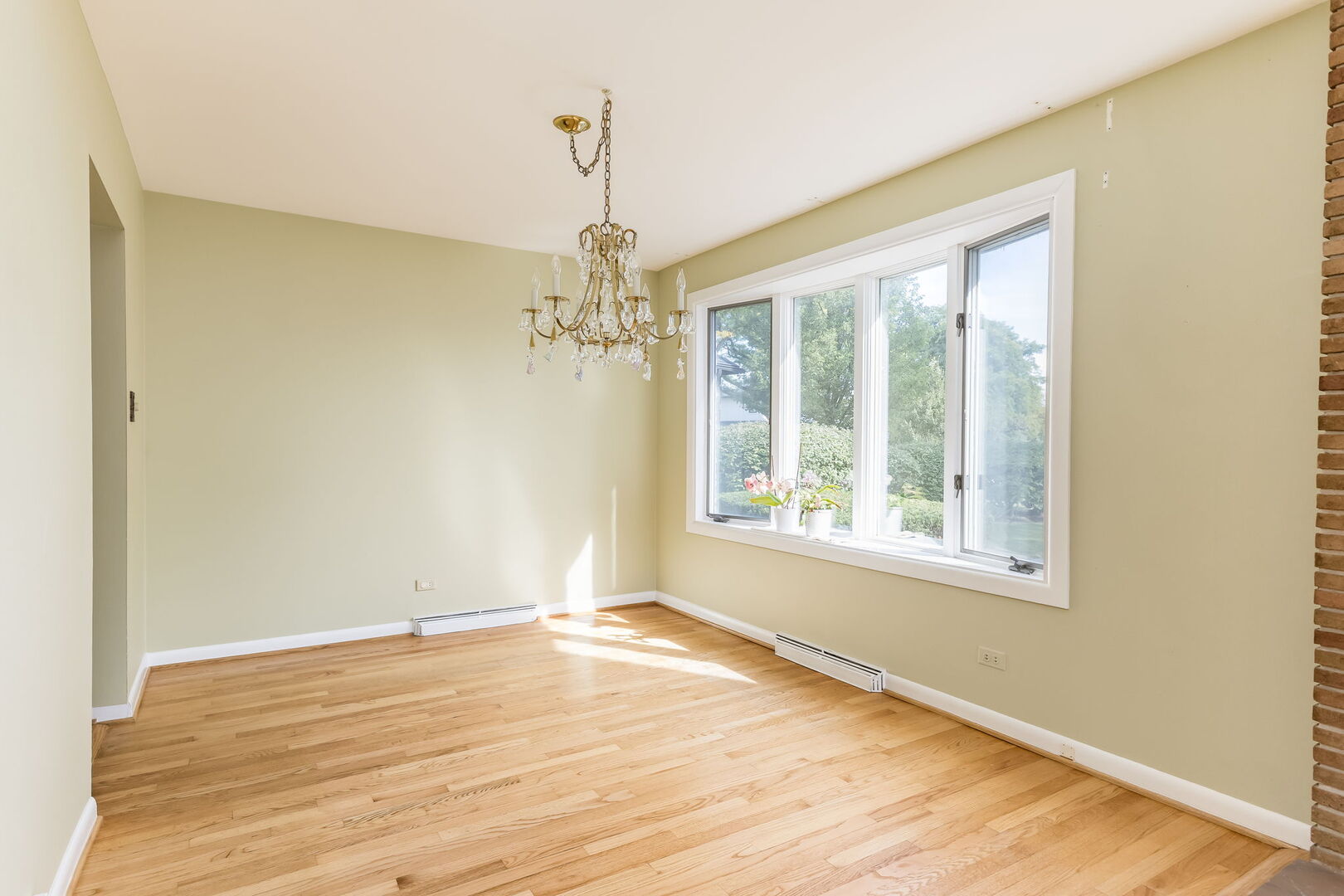 333 E Huntington Lane, Elmhurst, IL 60126