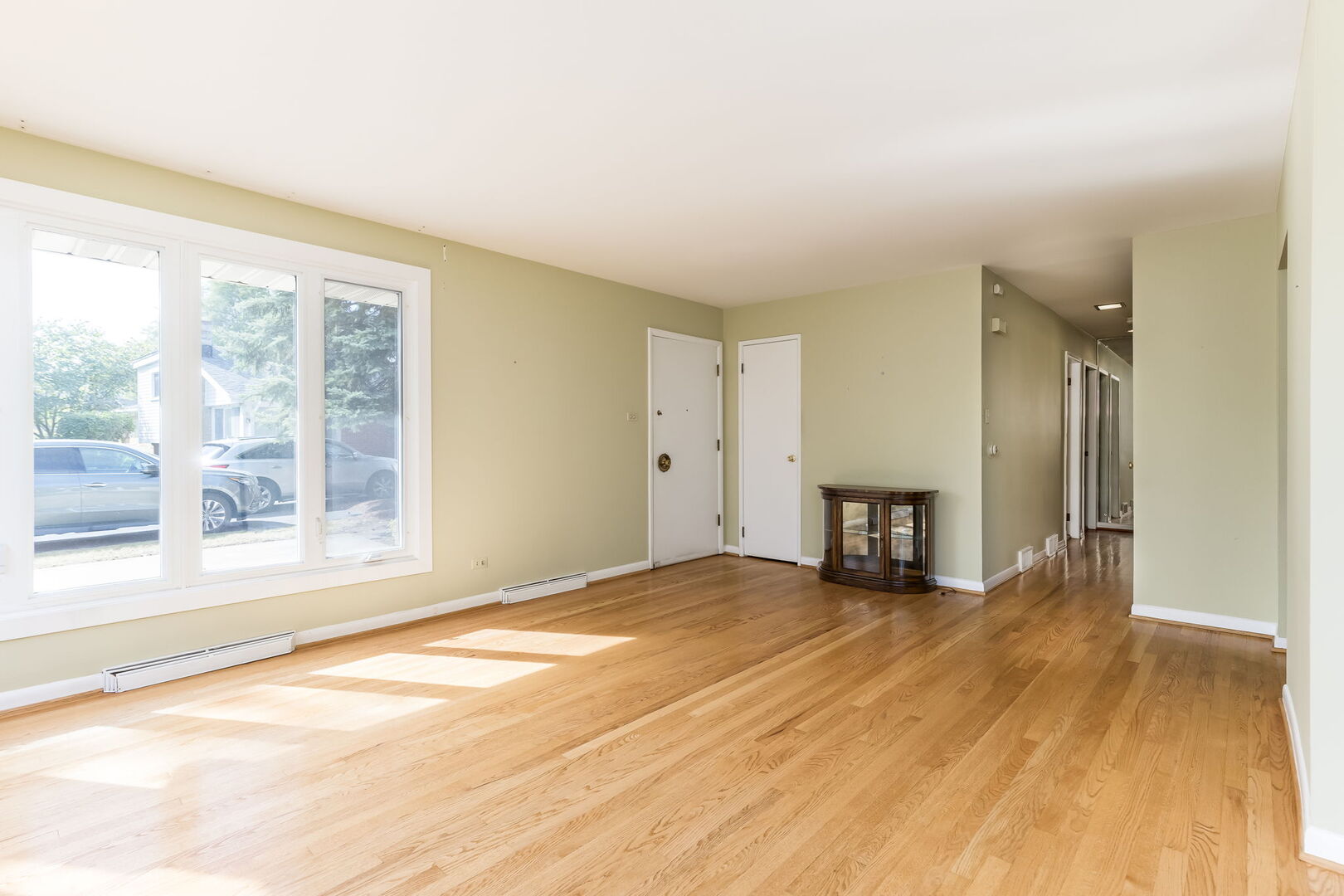 333 E Huntington Lane, Elmhurst, IL 60126