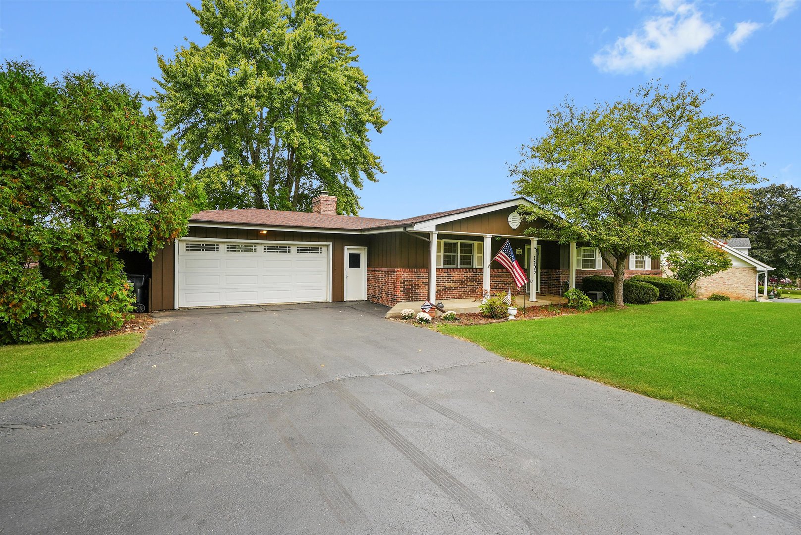 1406 W Lincoln Road, McHenry, IL 60051