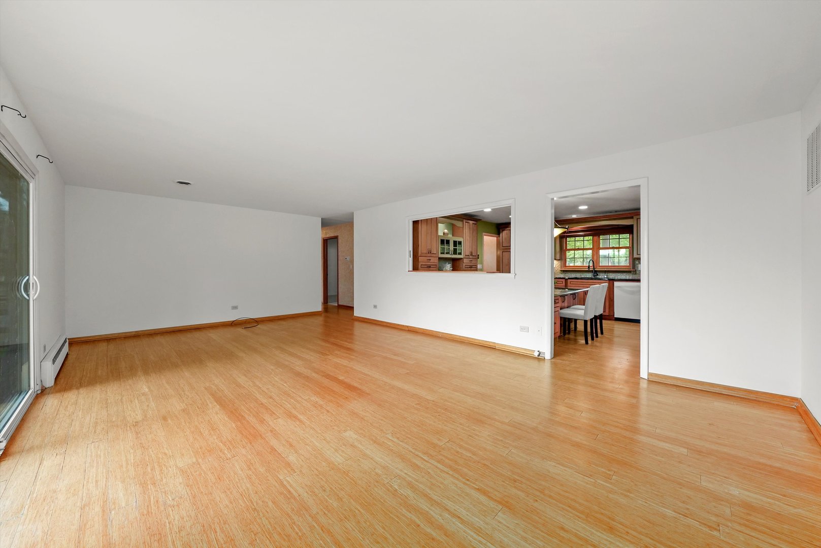 1406 W Lincoln Road, McHenry, IL 60051