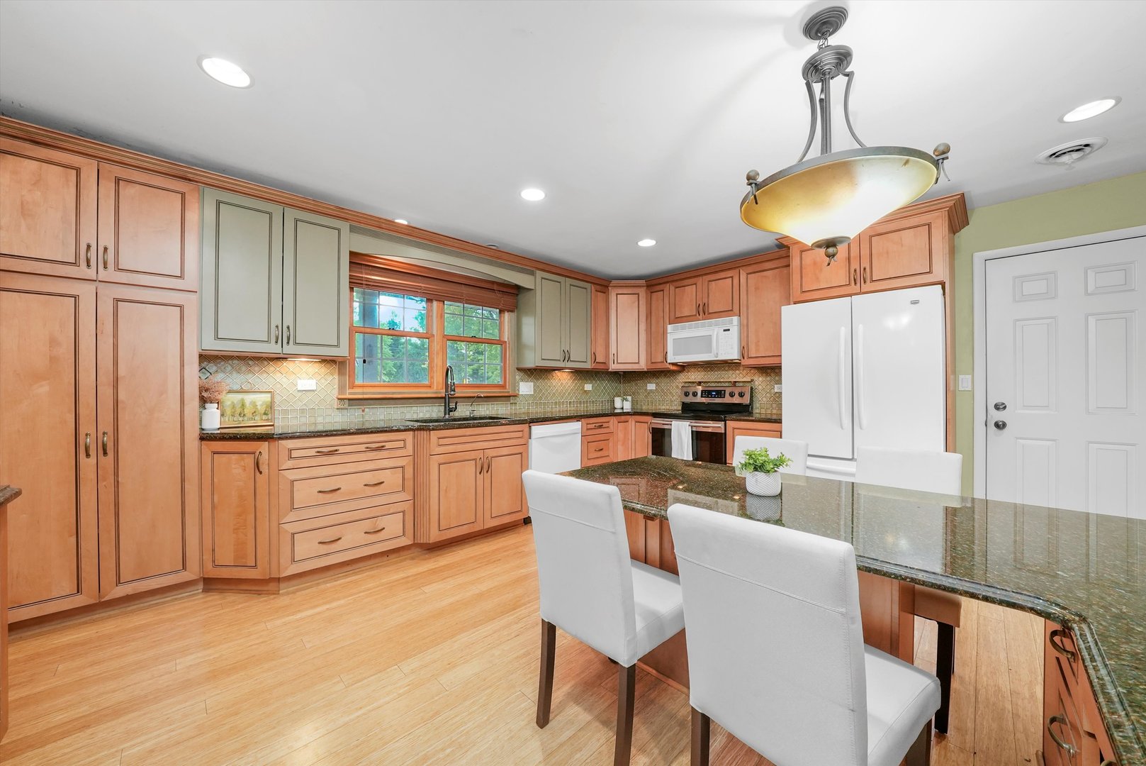 1406 W Lincoln Road, McHenry, IL 60051