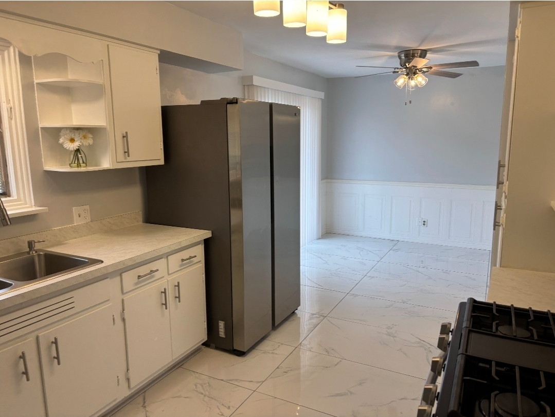 519 E 161st Street, South Holland, IL 60473