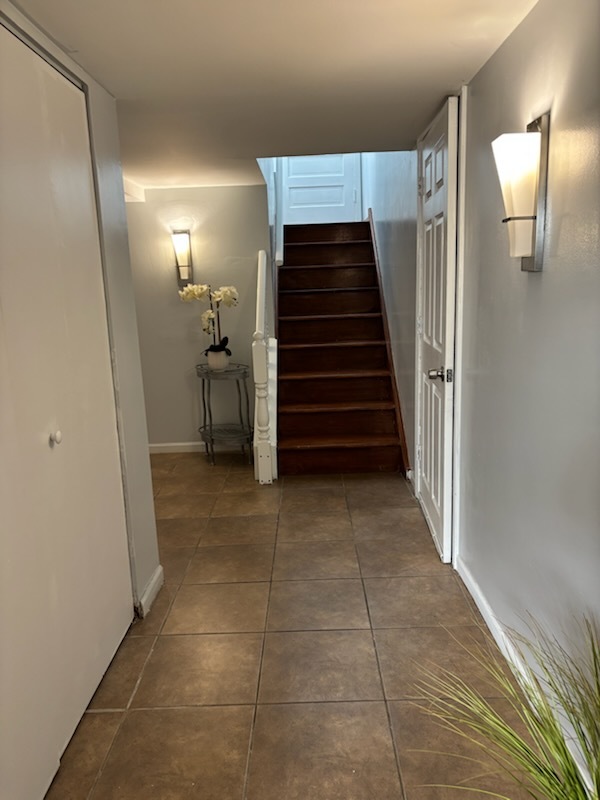 519 E 161st Street, South Holland, IL 60473