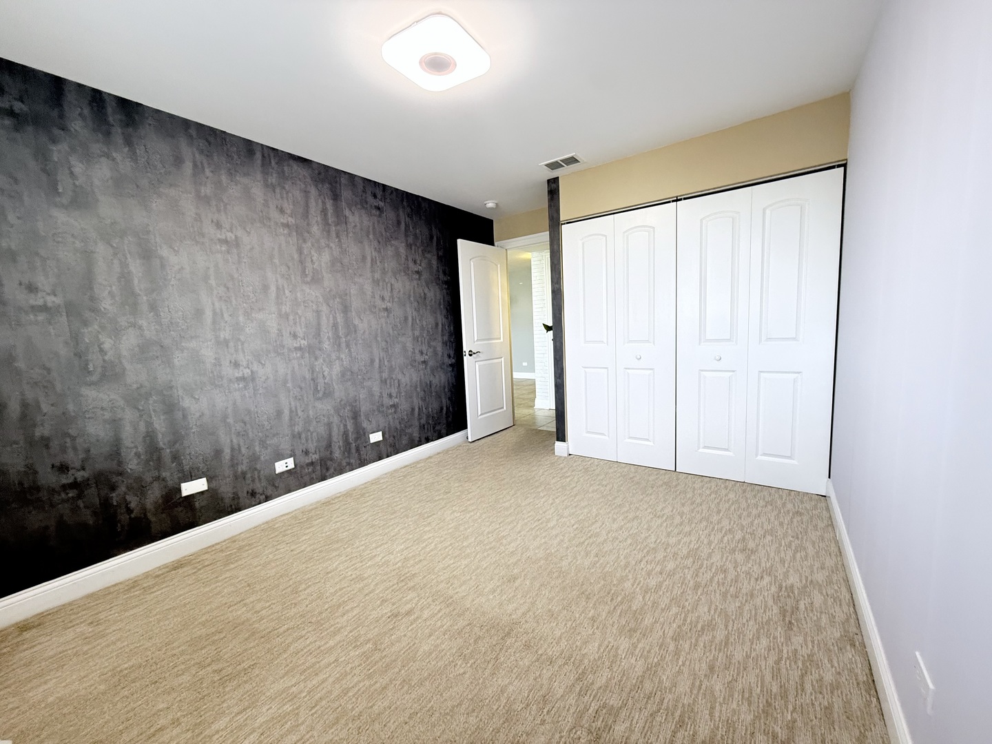 1275 E Baldwin Lane #601, Palatine, IL 60074