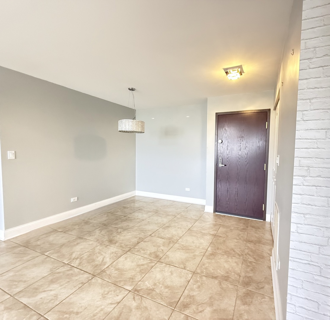 1275 E Baldwin Lane #601, Palatine, IL 60074