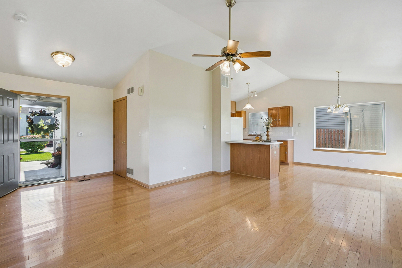 811 Tiffany Farms Road, Antioch, IL 60002