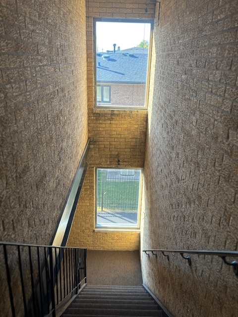 9821 S Cicero Avenue #8, Oak Lawn, IL 60453
