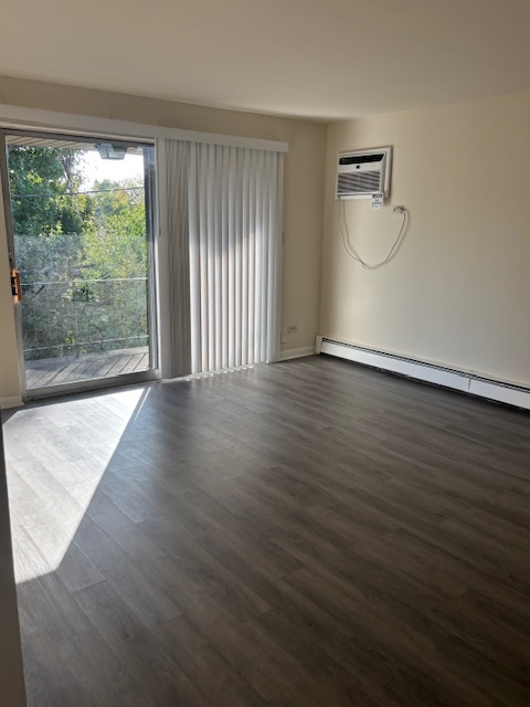 9821 S Cicero Avenue #8, Oak Lawn, IL 60453