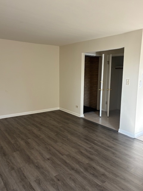 9821 S Cicero Avenue #8, Oak Lawn, IL 60453