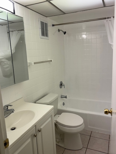 9821 S Cicero Avenue #8, Oak Lawn, IL 60453