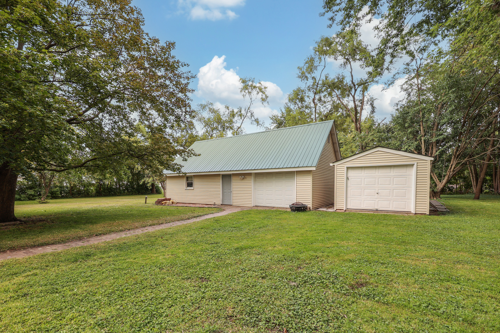 385 S Kankakee Street, Coal City, IL 60416